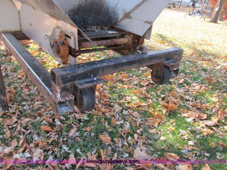 image for item F5390 Western Ice Breaker stainless steel salt/sand spreader