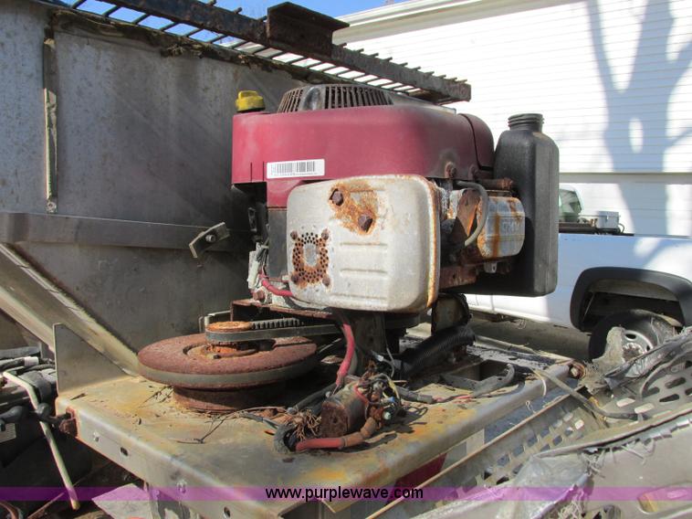 image for item F5391 Western Ice Breaker stainless steel salt/sand spreader