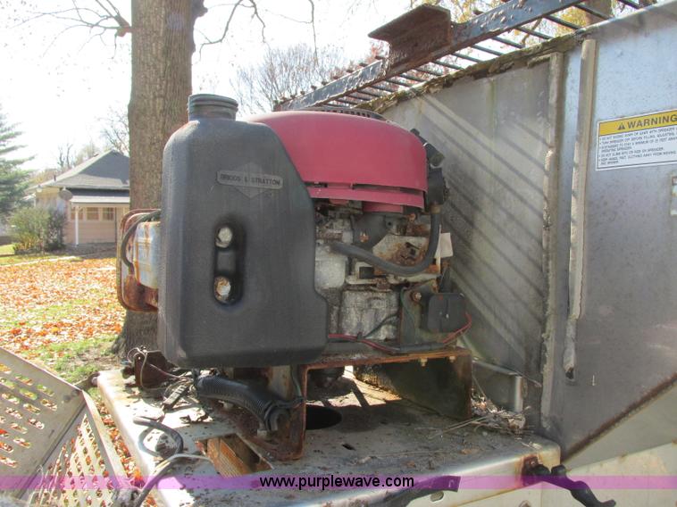 image for item F5391 Western Ice Breaker stainless steel salt/sand spreader