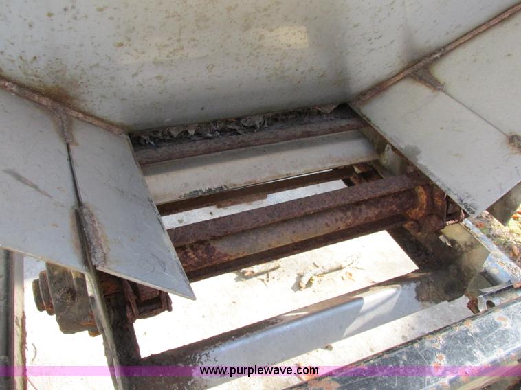 image for item F5391 Western Ice Breaker stainless steel salt/sand spreader