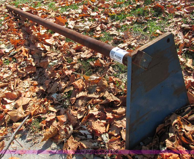 image for item F5392 9' carpet pole