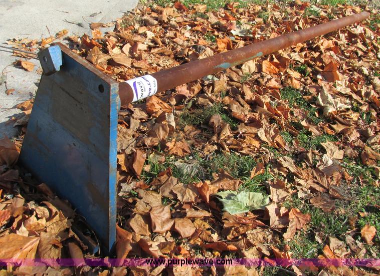 image for item F5392 9' carpet pole