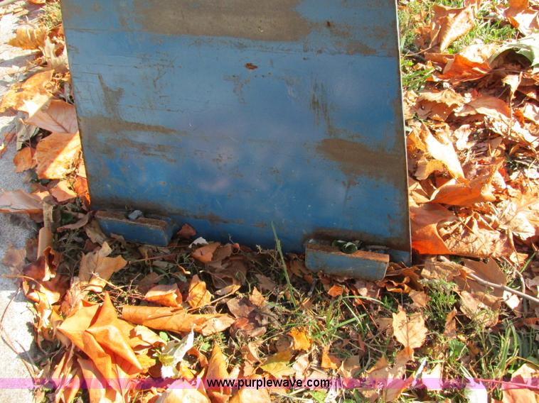 image for item F5392 9' carpet pole