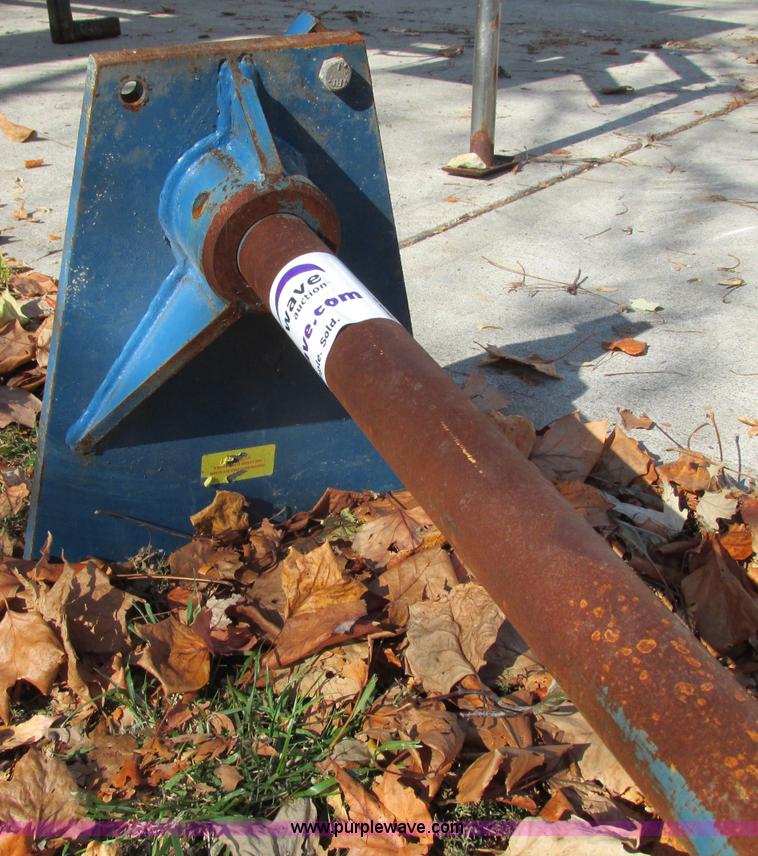 image for item F5392 9' carpet pole