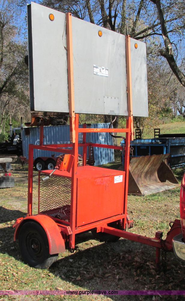 image for item F5395 Amida towable arrowboard