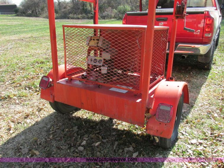 image for item F5395 Amida towable arrowboard