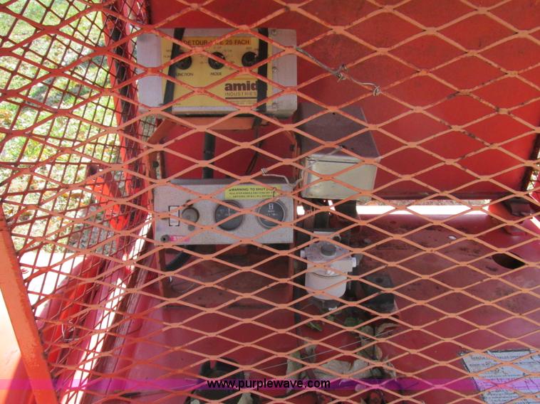 image for item F5395 Amida towable arrowboard