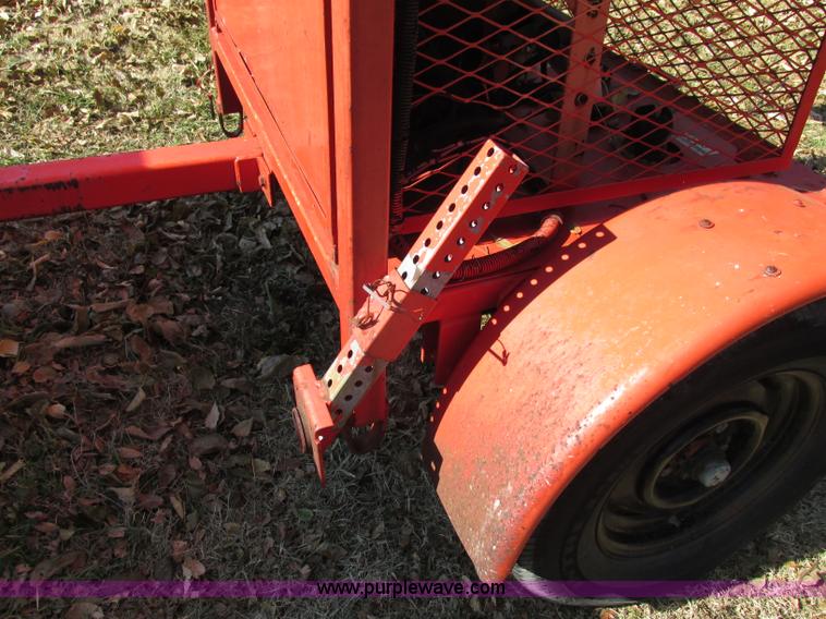 image for item F5395 Amida towable arrowboard