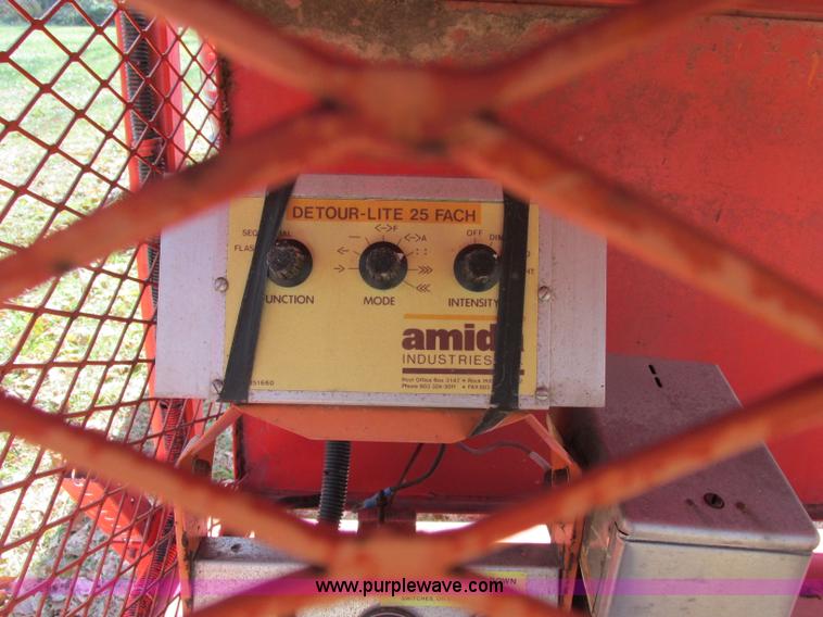 image for item F5395 Amida towable arrowboard