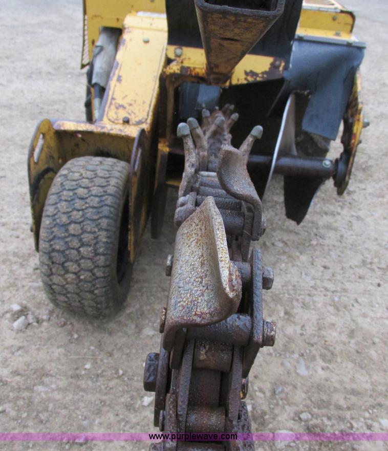 image for item F5456 Vermeer RT200 trencher