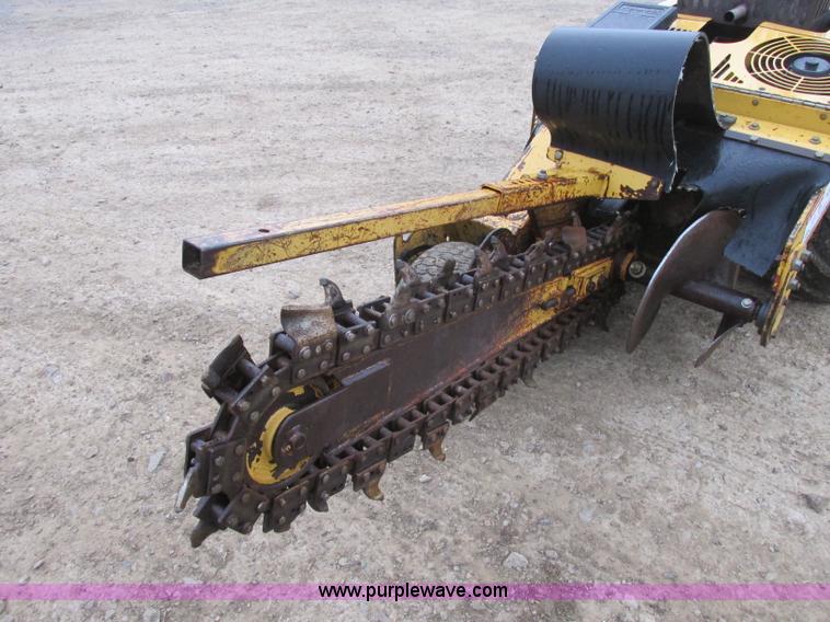 image for item F5456 Vermeer RT200 trencher