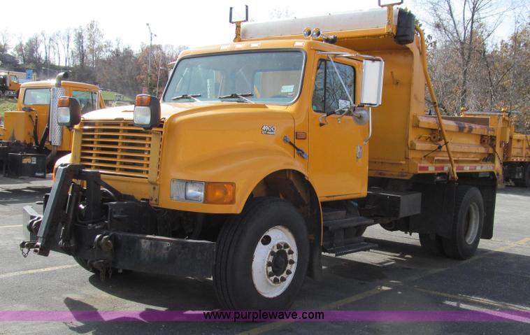 image for item G2179 2000 International 4900 dump truck