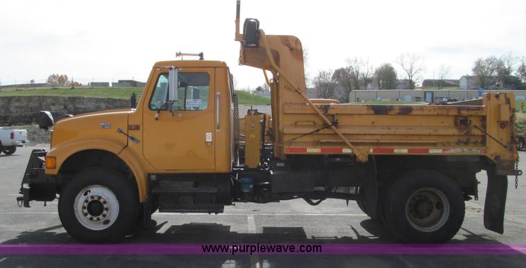 image for item G2179 2000 International 4900 dump truck