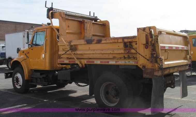 image for item G2179 2000 International 4900 dump truck