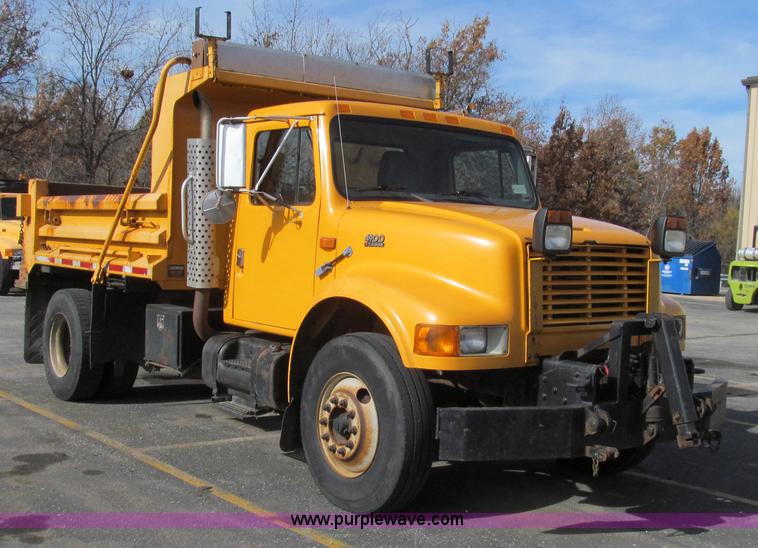 image for item G2179 2000 International 4900 dump truck