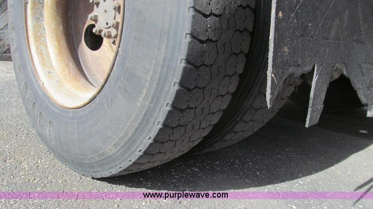 image for item G2179 2000 International 4900 dump truck