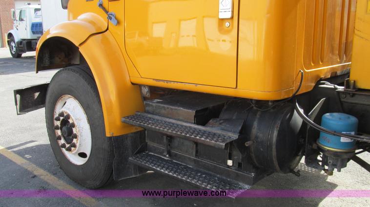 image for item G2179 2000 International 4900 dump truck