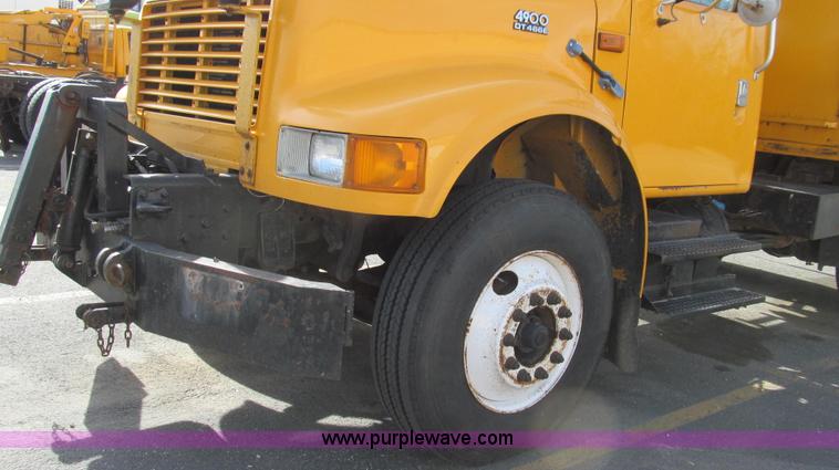 image for item G2179 2000 International 4900 dump truck