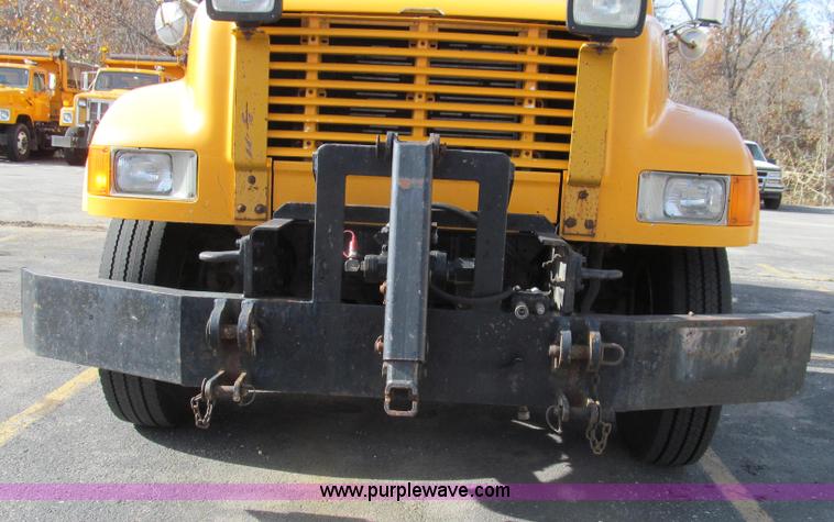 image for item G2179 2000 International 4900 dump truck