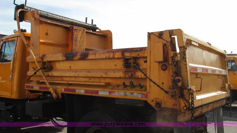image for item G2179 2000 International 4900 dump truck
