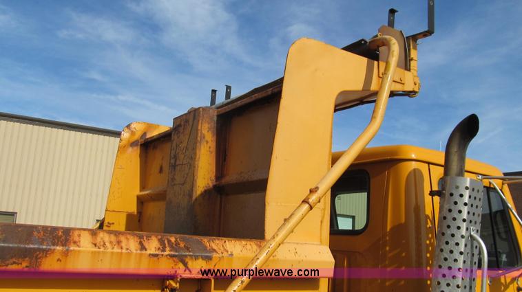 image for item G2179 2000 International 4900 dump truck