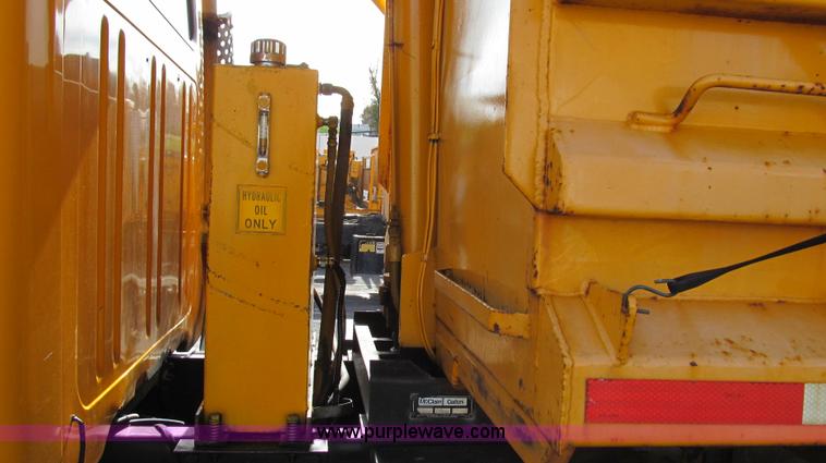 image for item G2179 2000 International 4900 dump truck