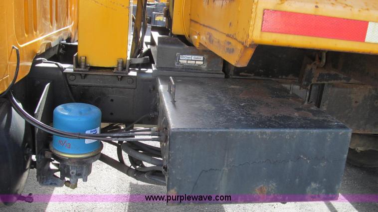 image for item G2179 2000 International 4900 dump truck