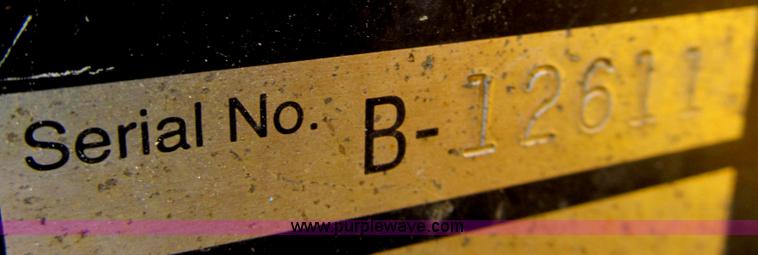 image for item G2179 2000 International 4900 dump truck