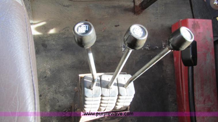 image for item G2179 2000 International 4900 dump truck