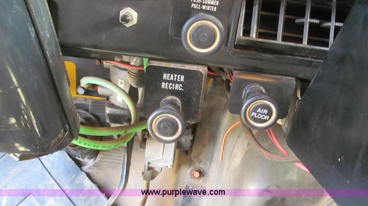 image for item G2179 2000 International 4900 dump truck