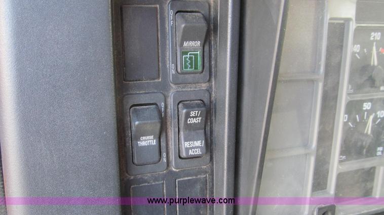 image for item G2179 2000 International 4900 dump truck