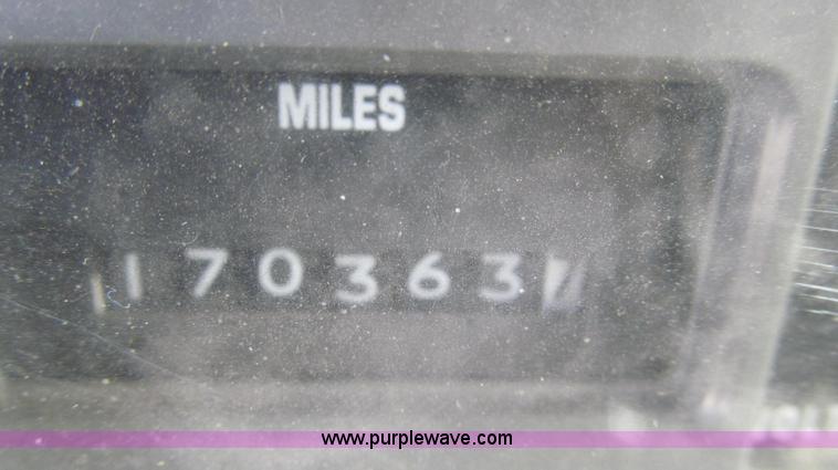 image for item G2179 2000 International 4900 dump truck