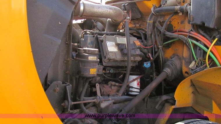 image for item G2179 2000 International 4900 dump truck