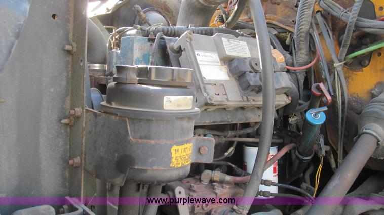 image for item G2179 2000 International 4900 dump truck