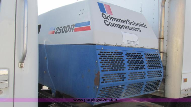 image for item G2180 2002 International 4900 bridge maintenance truck