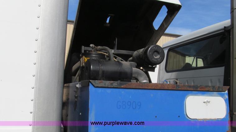 image for item G2180 2002 International 4900 bridge maintenance truck