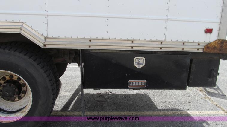 image for item G2180 2002 International 4900 bridge maintenance truck