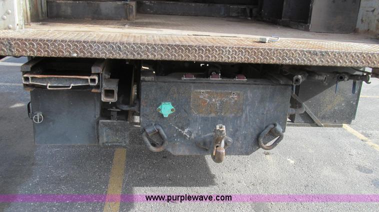 image for item G2180 2002 International 4900 bridge maintenance truck