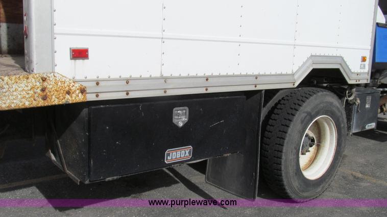 image for item G2180 2002 International 4900 bridge maintenance truck