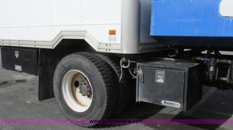 image for item G2180 2002 International 4900 bridge maintenance truck