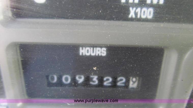 image for item G2180 2002 International 4900 bridge maintenance truck