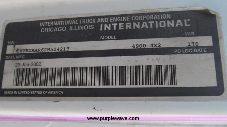 image for item G2180 2002 International 4900 bridge maintenance truck