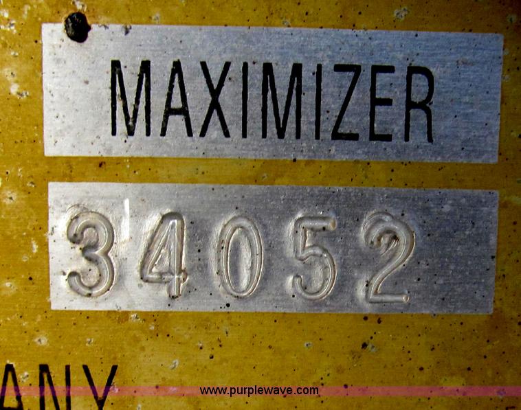 image for item G2181 1996 International 4900 oil distribution truck