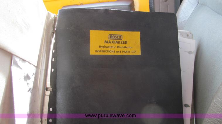 image for item G2181 1996 International 4900 oil distribution truck