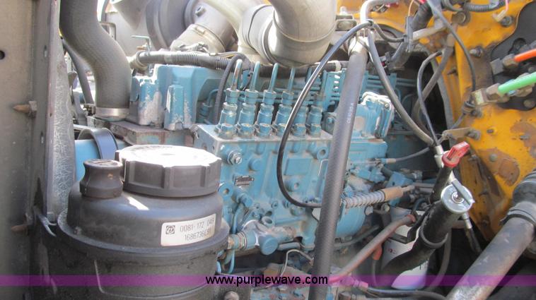 image for item G2181 1996 International 4900 oil distribution truck