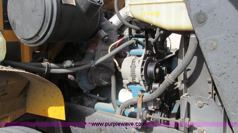 image for item G2181 1996 International 4900 oil distribution truck