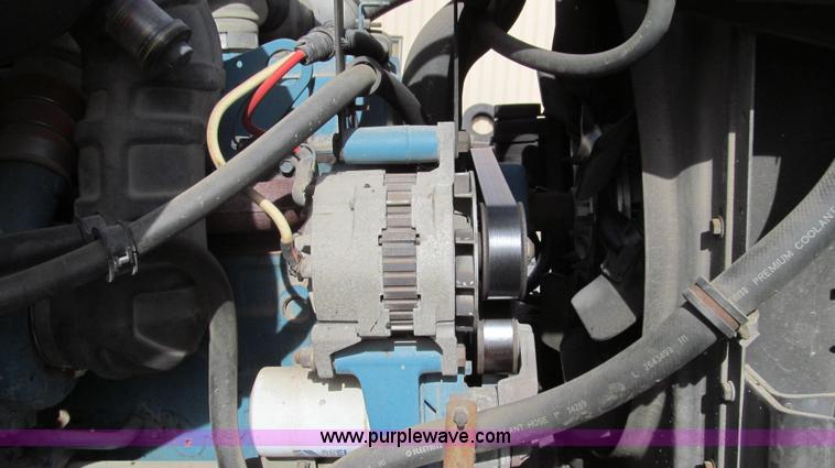 image for item G2181 1996 International 4900 oil distribution truck