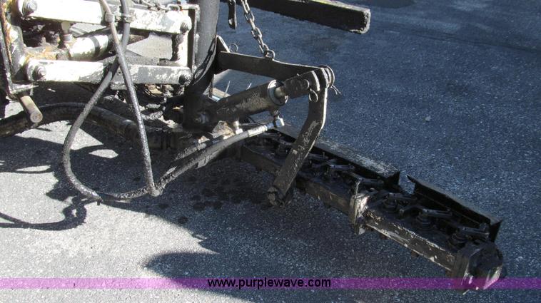 image for item G2182 1996 International 4900 oil distribution truck