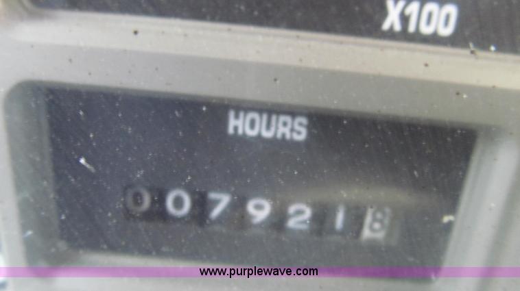 image for item G2182 1996 International 4900 oil distribution truck