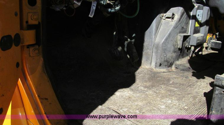 image for item G2182 1996 International 4900 oil distribution truck